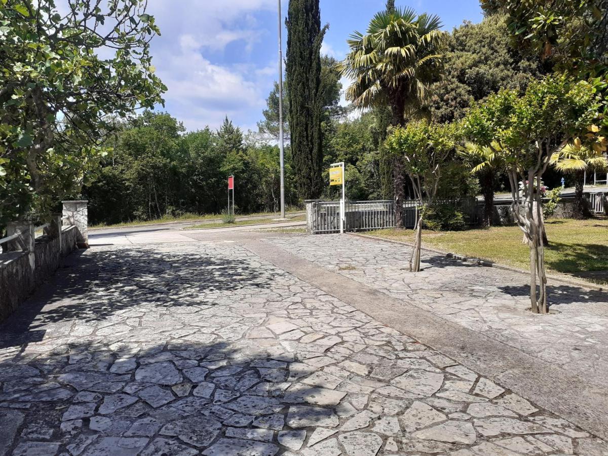 Apartments With A Parking Space Malinska, Krk - 19291 ภายนอก รูปภาพ
